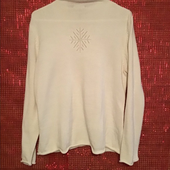 Dockers snowflake sweater❣️very feminine.❣️🎈 - Picture 5 of 8